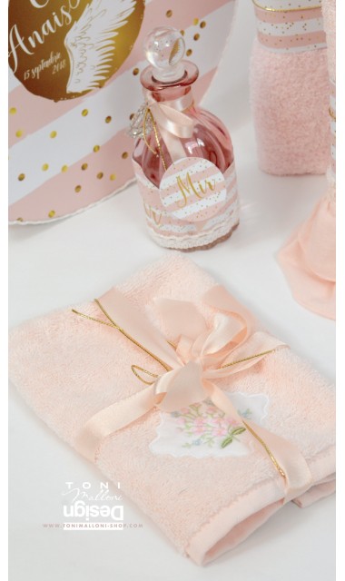 Trusou de botez cu aripi de ingeri si buline gold personalizat, Gold Wings  6
